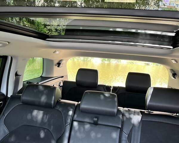 Белый Шкода Kodiaq, объемом двигателя 1.98 л и пробегом 140 тыс. км за 28700 $, фото 56 на Automoto.ua