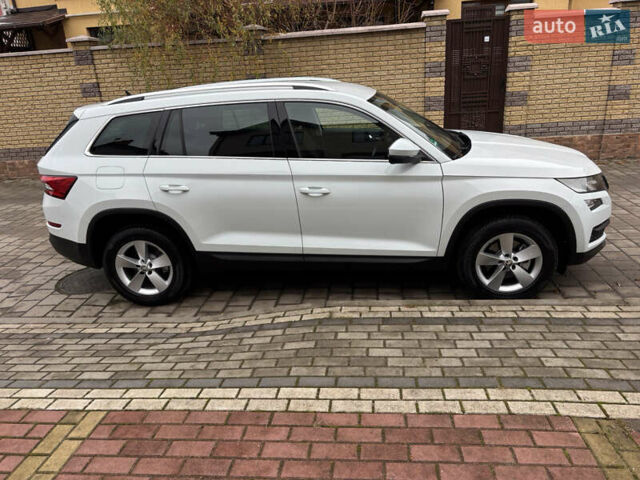 Білий Шкода Kodiaq, об'ємом двигуна 2 л та пробігом 240 тис. км за 21950 $, фото 5 на Automoto.ua