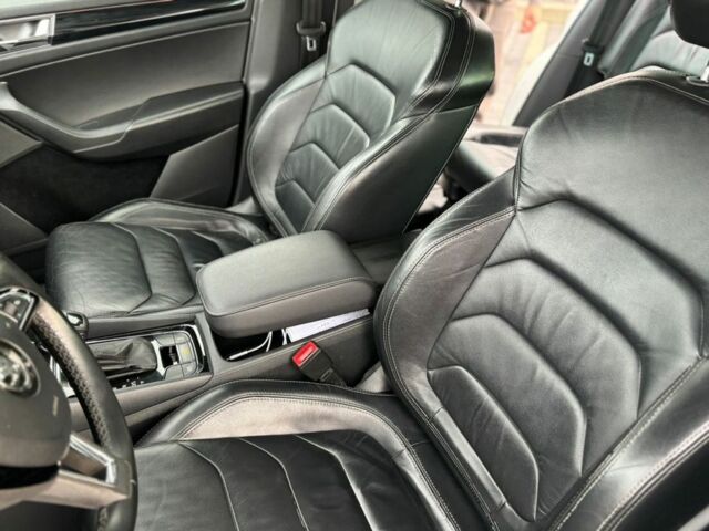 Білий Шкода Kodiaq, об'ємом двигуна 2 л та пробігом 248 тис. км за 21499 $, фото 6 на Automoto.ua