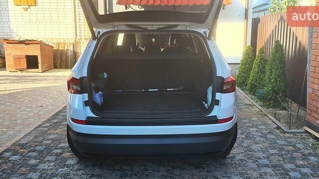 Белый Шкода Kodiaq, объемом двигателя 1.97 л и пробегом 125 тыс. км за 29000 $, фото 2 на Automoto.ua