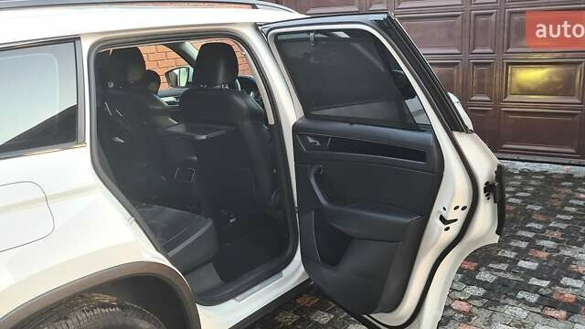 Белый Шкода Kodiaq, объемом двигателя 1.97 л и пробегом 125 тыс. км за 29000 $, фото 18 на Automoto.ua