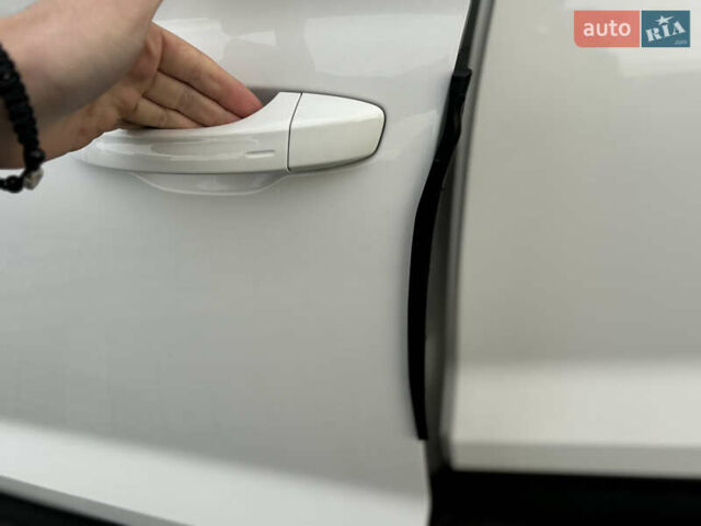 Білий Шкода Kodiaq, об'ємом двигуна 2 л та пробігом 248 тис. км за 21499 $, фото 18 на Automoto.ua