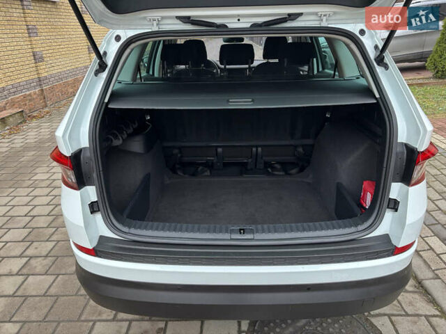 Білий Шкода Kodiaq, об'ємом двигуна 2 л та пробігом 240 тис. км за 21950 $, фото 10 на Automoto.ua