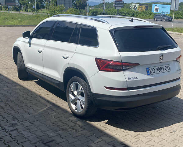 Белый Шкода Kodiaq, объемом двигателя 1.97 л и пробегом 270 тыс. км за 27000 $, фото 3 на Automoto.ua