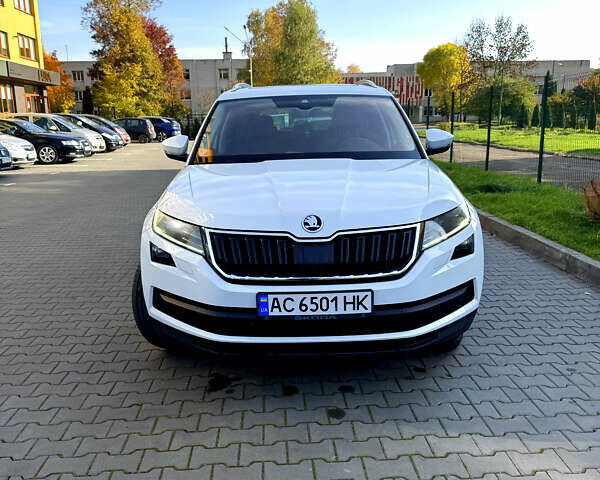 Белый Шкода Kodiaq, объемом двигателя 1.97 л и пробегом 296 тыс. км за 26500 $, фото 1 на Automoto.ua