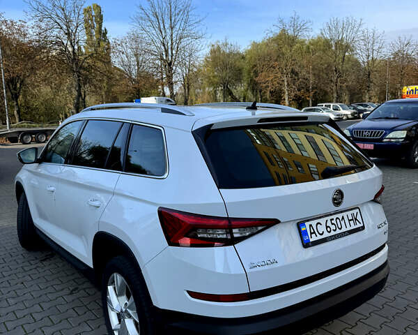 Белый Шкода Kodiaq, объемом двигателя 1.97 л и пробегом 296 тыс. км за 26500 $, фото 4 на Automoto.ua