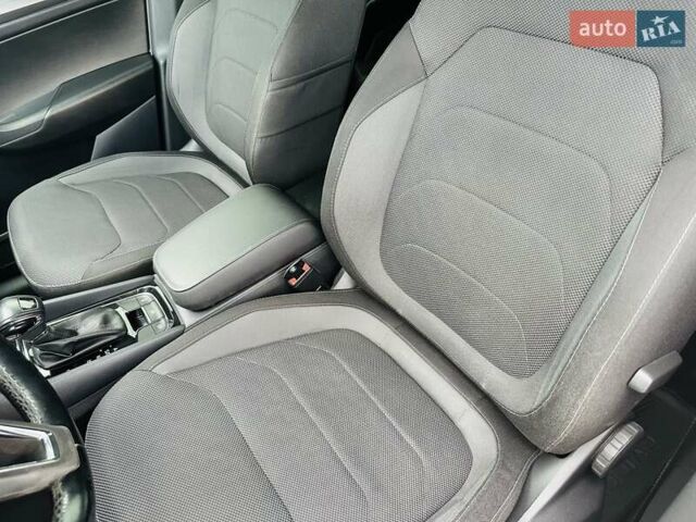 Белый Шкода Kodiaq, объемом двигателя 1.98 л и пробегом 248 тыс. км за 19900 $, фото 42 на Automoto.ua