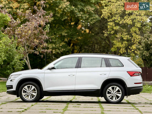 Білий Шкода Kodiaq, об'ємом двигуна 1.98 л та пробігом 125 тис. км за 23800 $, фото 10 на Automoto.ua