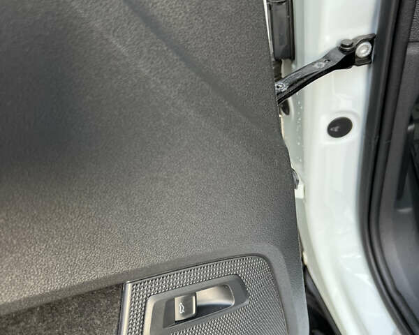 Белый Шкода Kodiaq, объемом двигателя 2 л и пробегом 141 тыс. км за 26200 $, фото 8 на Automoto.ua