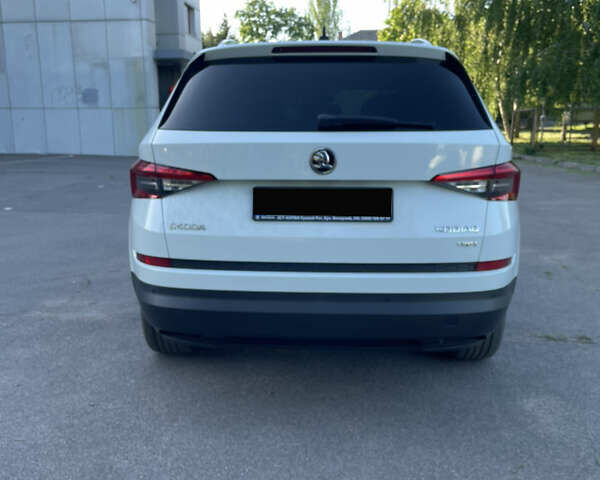 Белый Шкода Kodiaq, объемом двигателя 1.97 л и пробегом 137 тыс. км за 28700 $, фото 6 на Automoto.ua