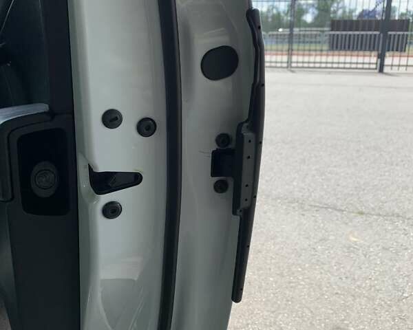 Белый Шкода Kodiaq, объемом двигателя 1.98 л и пробегом 140 тыс. км за 28700 $, фото 63 на Automoto.ua