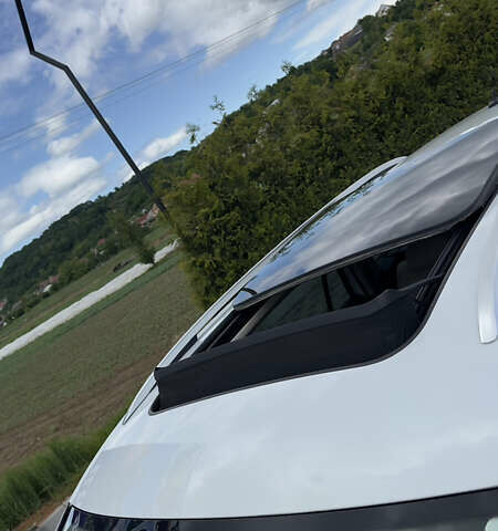 Белый Шкода Kodiaq, объемом двигателя 1.97 л и пробегом 205 тыс. км за 25999 $, фото 2 на Automoto.ua