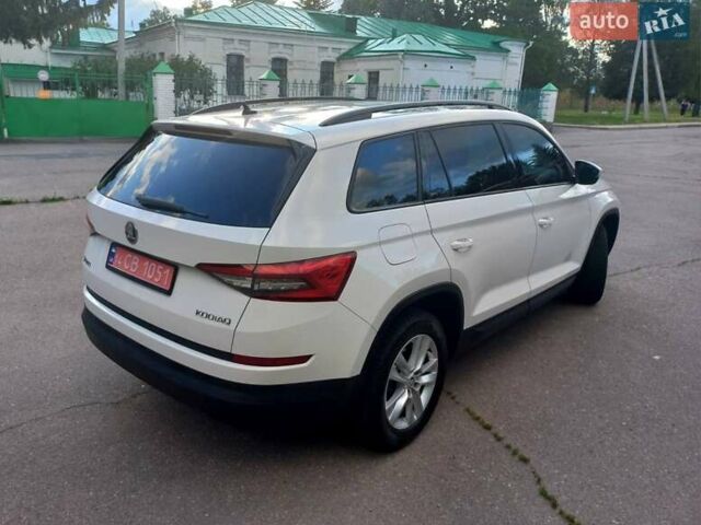 Белый Шкода Kodiaq, объемом двигателя 2 л и пробегом 241 тыс. км за 21900 $, фото 4 на Automoto.ua