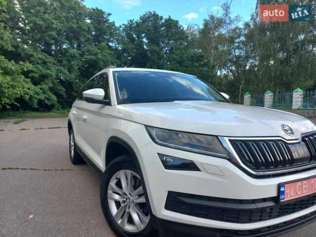 Белый Шкода Kodiaq, объемом двигателя 2 л и пробегом 241 тыс. км за 21900 $, фото 2 на Automoto.ua