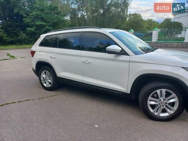 Белый Шкода Kodiaq, объемом двигателя 2 л и пробегом 241 тыс. км за 21900 $, фото 3 на Automoto.ua