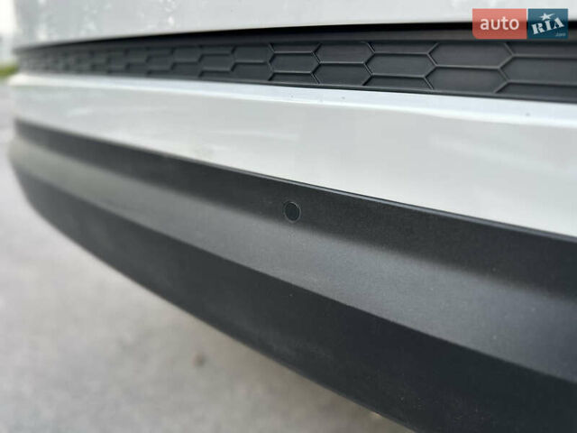 Білий Шкода Kodiaq, об'ємом двигуна 1.97 л та пробігом 187 тис. км за 24999 $, фото 41 на Automoto.ua