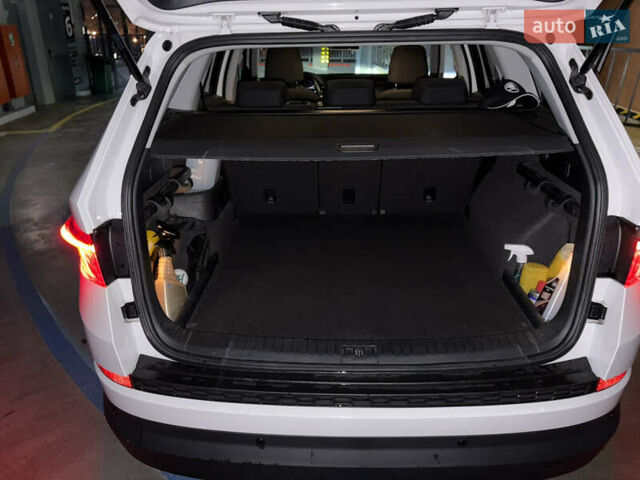 Белый Шкода Kodiaq, объемом двигателя 1.97 л и пробегом 198 тыс. км за 27000 $, фото 12 на Automoto.ua