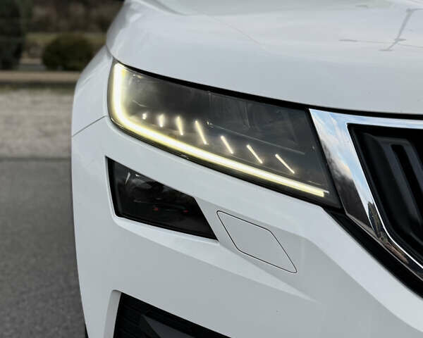 Белый Шкода Kodiaq, объемом двигателя 1.97 л и пробегом 184 тыс. км за 25900 $, фото 10 на Automoto.ua