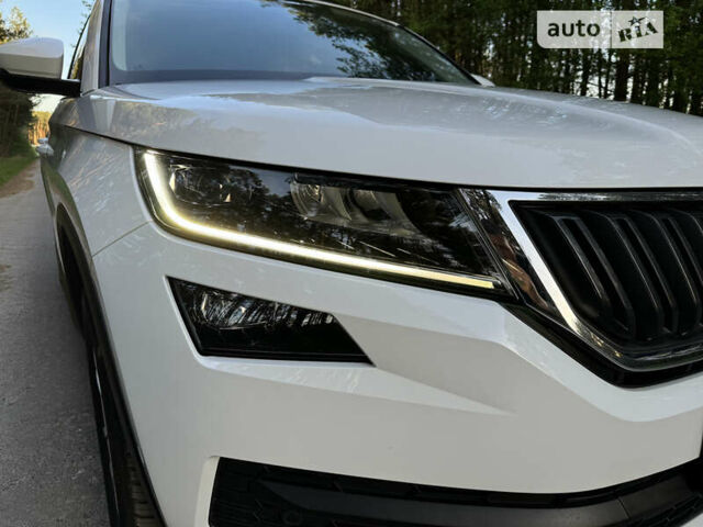 Белый Шкода Kodiaq, объемом двигателя 2 л и пробегом 160 тыс. км за 28500 $, фото 8 на Automoto.ua