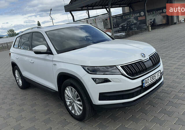 Белый Шкода Kodiaq, объемом двигателя 1.97 л и пробегом 205 тыс. км за 25999 $, фото 6 на Automoto.ua