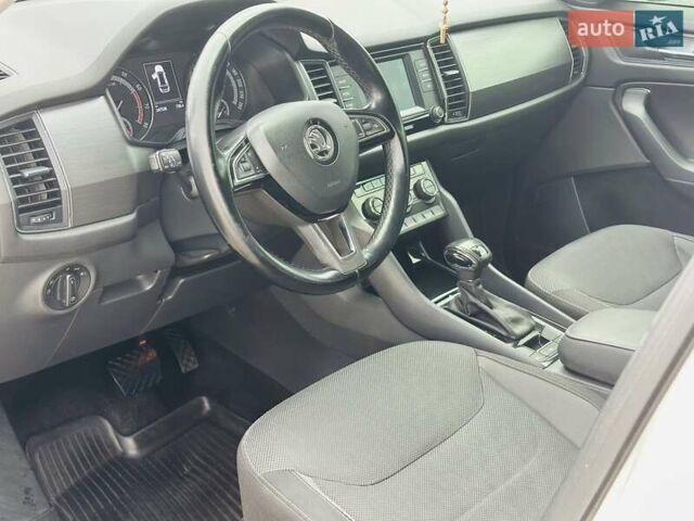 Белый Шкода Kodiaq, объемом двигателя 1.98 л и пробегом 248 тыс. км за 19900 $, фото 41 на Automoto.ua