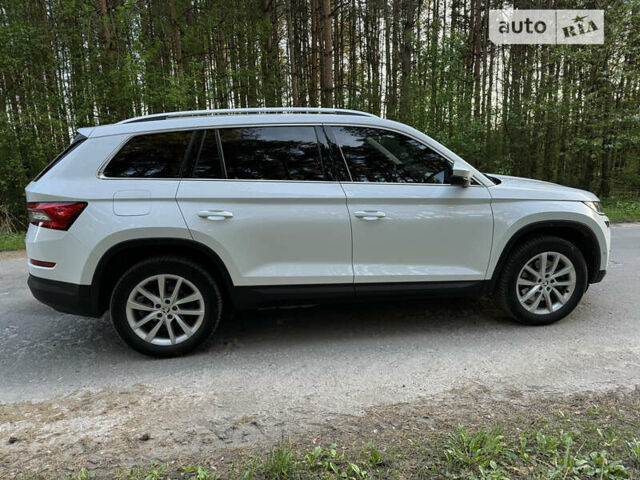 Білий Шкода Kodiaq, об'ємом двигуна 2 л та пробігом 160 тис. км за 28000 $, фото 6 на Automoto.ua