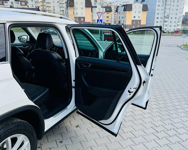 Білий Шкода Kodiaq, об'ємом двигуна 1.97 л та пробігом 218 тис. км за 27300 $, фото 22 на Automoto.ua