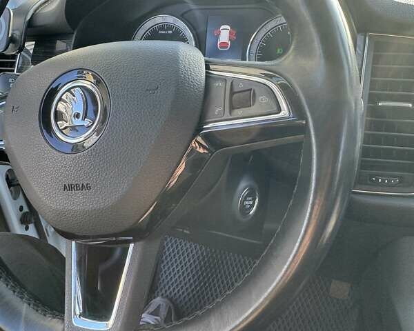 Білий Шкода Kodiaq, об'ємом двигуна 1.97 л та пробігом 195 тис. км за 28999 $, фото 20 на Automoto.ua