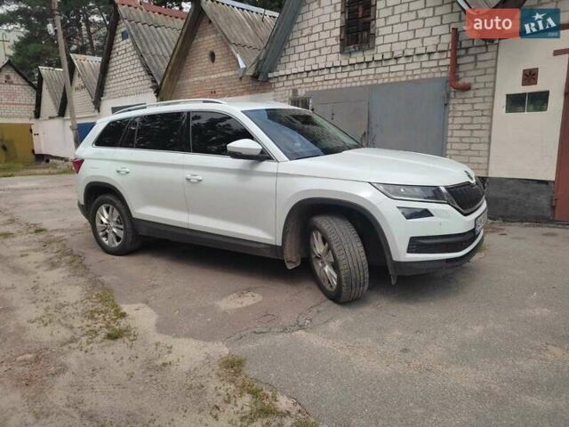 Белый Шкода Kodiaq, объемом двигателя 1.97 л и пробегом 215 тыс. км за 25500 $, фото 2 на Automoto.ua
