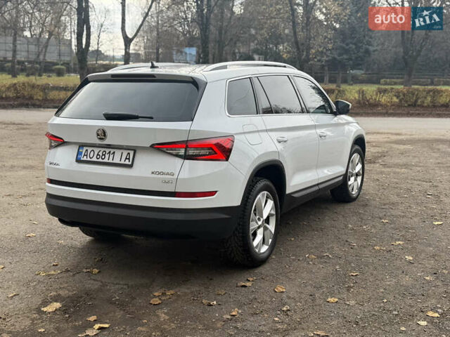 Белый Шкода Kodiaq, объемом двигателя 1.97 л и пробегом 263 тыс. км за 23800 $, фото 5 на Automoto.ua