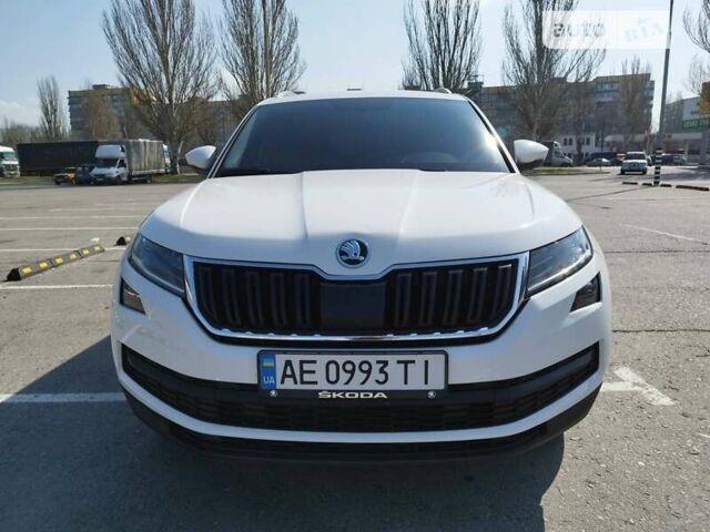 Белый Шкода Kodiaq, объемом двигателя 1.97 л и пробегом 80 тыс. км за 29000 $, фото 7 на Automoto.ua