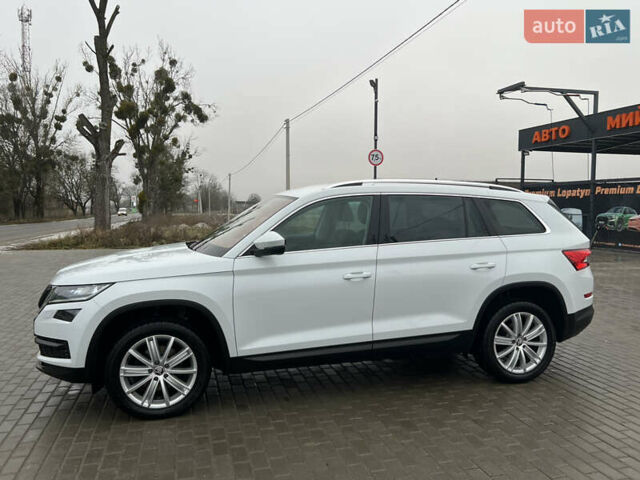 Белый Шкода Kodiaq, объемом двигателя 1.97 л и пробегом 229 тыс. км за 23509 $, фото 6 на Automoto.ua