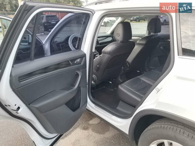 Белый Шкода Kodiaq, объемом двигателя 1.97 л и пробегом 98 тыс. км за 28500 $, фото 22 на Automoto.ua