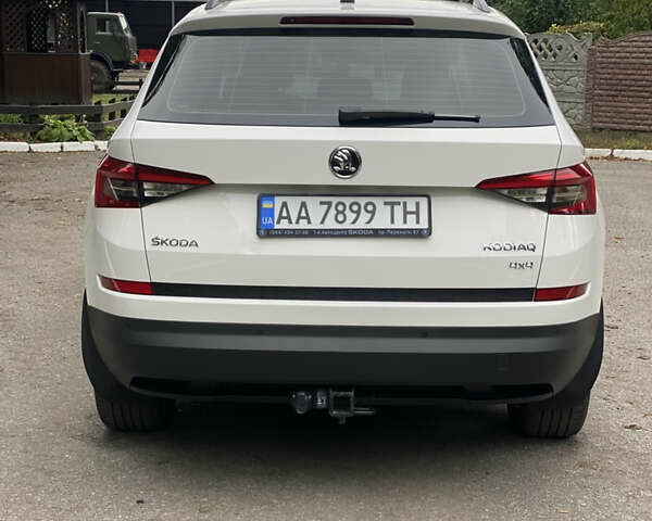 Белый Шкода Kodiaq, объемом двигателя 1.98 л и пробегом 252 тыс. км за 22500 $, фото 4 на Automoto.ua