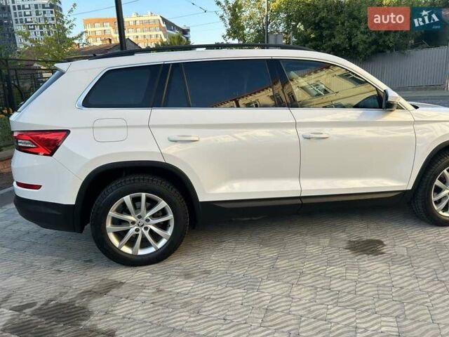 Белый Шкода Kodiaq, объемом двигателя 1.97 л и пробегом 279 тыс. км за 22650 $, фото 48 на Automoto.ua