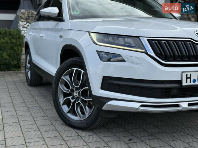 Белый Шкода Kodiaq, объемом двигателя 1.97 л и пробегом 230 тыс. км за 26999 $, фото 16 на Automoto.ua