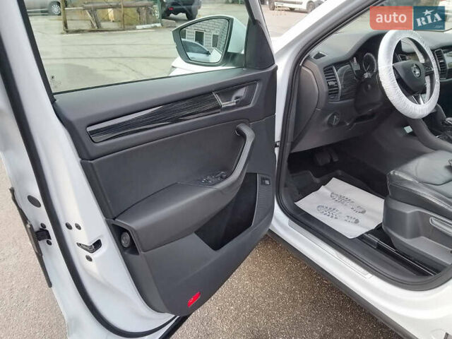 Белый Шкода Kodiaq, объемом двигателя 1.97 л и пробегом 98 тыс. км за 28500 $, фото 26 на Automoto.ua