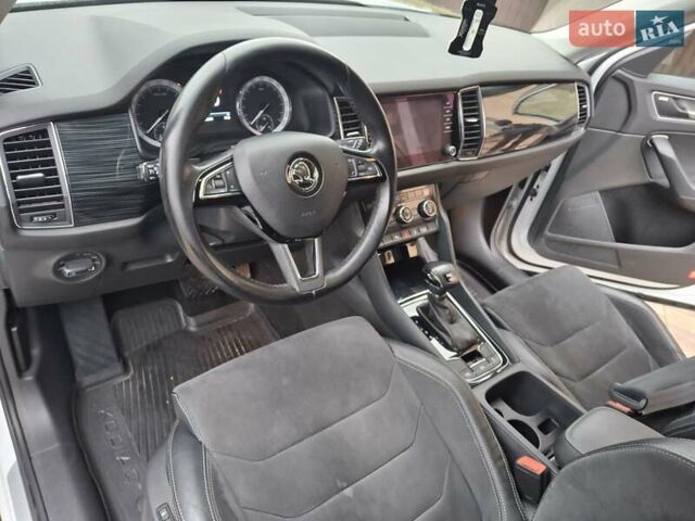 Белый Шкода Kodiaq, объемом двигателя 2 л и пробегом 198 тыс. км за 23999 $, фото 15 на Automoto.ua