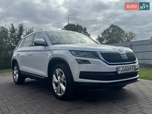 Белый Шкода Kodiaq, объемом двигателя 1.97 л и пробегом 169 тыс. км за 26999 $, фото 19 на Automoto.ua