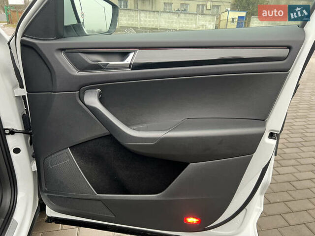 Белый Шкода Kodiaq, объемом двигателя 1.97 л и пробегом 229 тыс. км за 23509 $, фото 26 на Automoto.ua