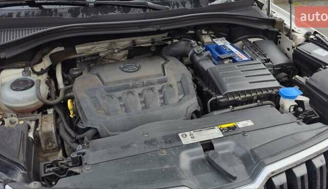 Белый Шкода Kodiaq, объемом двигателя 1.98 л и пробегом 99 тыс. км за 23600 $, фото 3 на Automoto.ua