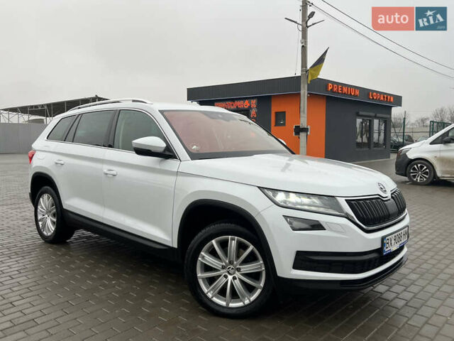 Белый Шкода Kodiaq, объемом двигателя 1.97 л и пробегом 229 тыс. км за 23509 $, фото 3 на Automoto.ua