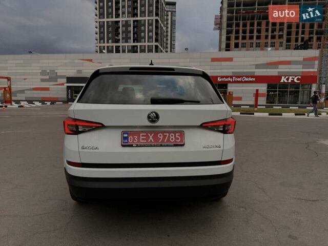 Белый Шкода Kodiaq, объемом двигателя 0 л и пробегом 377 тыс. км за 22500 $, фото 5 на Automoto.ua
