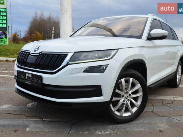 Білий Шкода Kodiaq, об'ємом двигуна 2 л та пробігом 285 тис. км за 25950 $, фото 7 на Automoto.ua