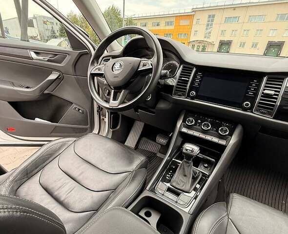 Білий Шкода Kodiaq, об'ємом двигуна 1.98 л та пробігом 259 тис. км за 22000 $, фото 7 на Automoto.ua