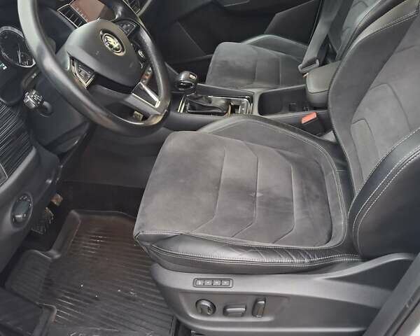 Белый Шкода Kodiaq, объемом двигателя 2 л и пробегом 198 тыс. км за 23999 $, фото 16 на Automoto.ua