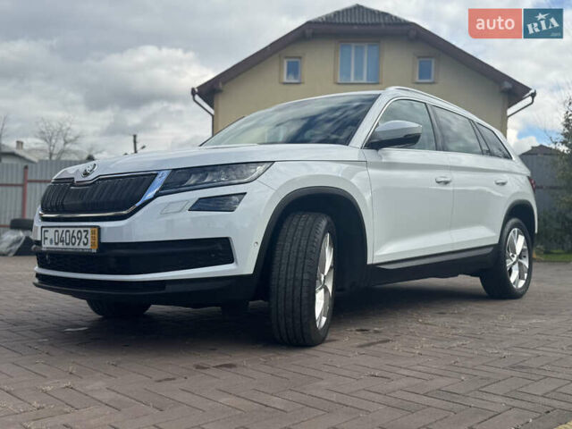 Белый Шкода Kodiaq, объемом двигателя 1.97 л и пробегом 169 тыс. км за 26999 $, фото 8 на Automoto.ua