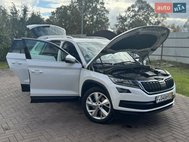Белый Шкода Kodiaq, объемом двигателя 1.97 л и пробегом 169 тыс. км за 26999 $, фото 27 на Automoto.ua