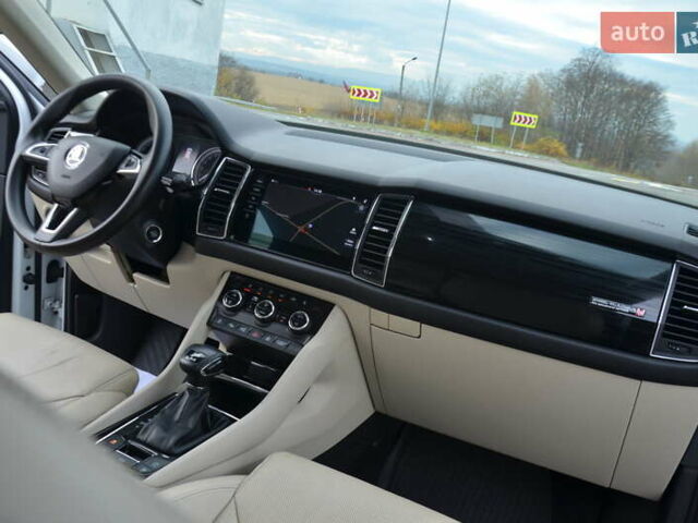 Білий Шкода Kodiaq, об'ємом двигуна 2 л та пробігом 285 тис. км за 25950 $, фото 61 на Automoto.ua