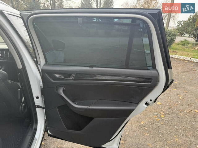 Белый Шкода Kodiaq, объемом двигателя 1.97 л и пробегом 263 тыс. км за 23800 $, фото 35 на Automoto.ua